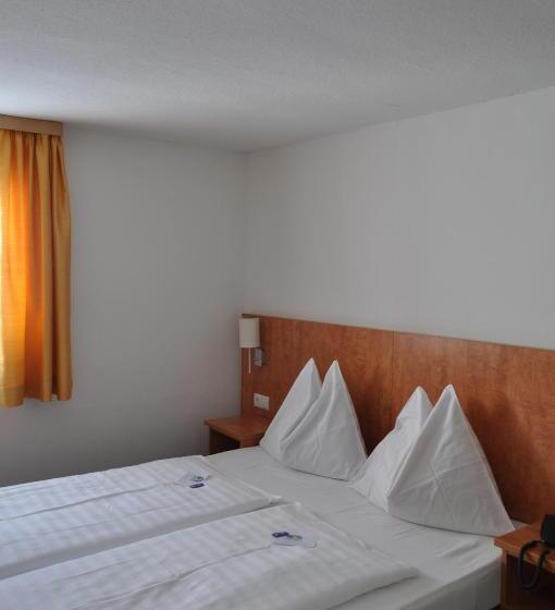 スタンダードトリプルルーム, Tauernpasshöhe