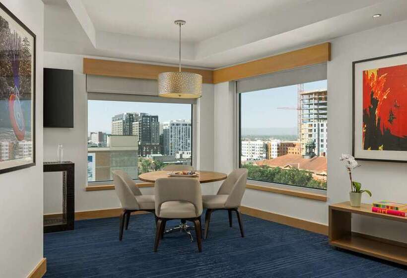 חדר סטנדרט עם מיטת קינג, The Slate Denver, Tapestry Collection By Hilton