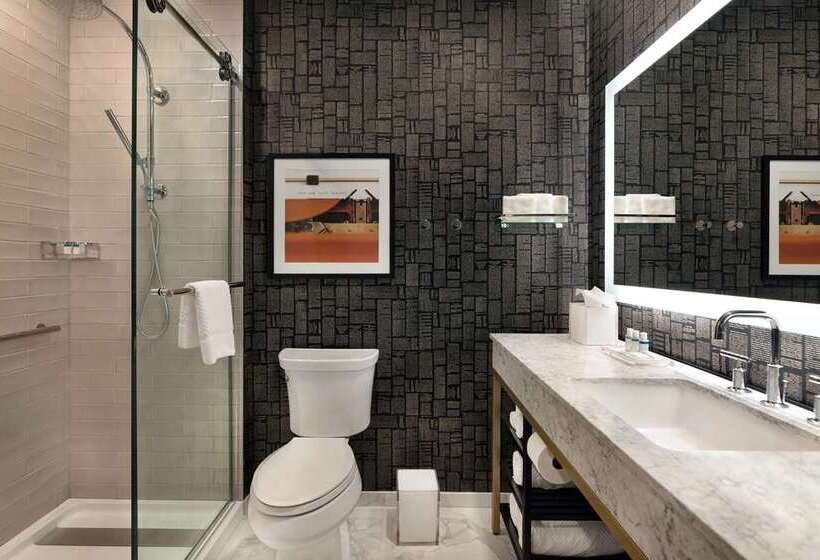 キングサイズベッドのスタンダードルーム, The Slate Denver, Tapestry Collection By Hilton