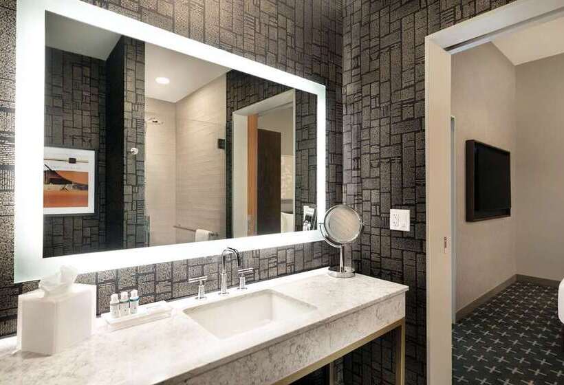 キングサイズベッドのスタンダードルーム, The Slate Denver, Tapestry Collection By Hilton