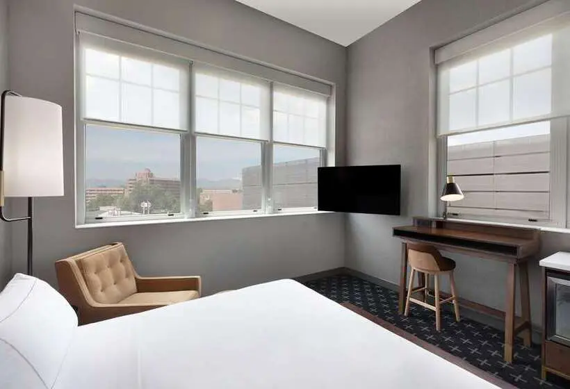 اتاق استاندارد با تخت بزرگ, The Slate Denver, Tapestry Collection By Hilton
