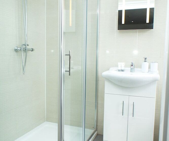 غرفة قياسية, Trivelles Rochester