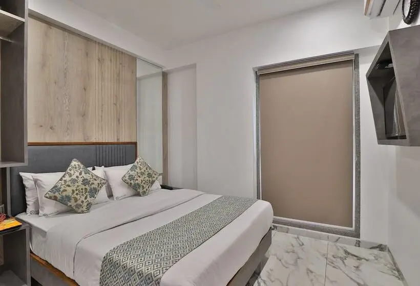 اتاق لوکس, 7 Orbit Hotel, Surat