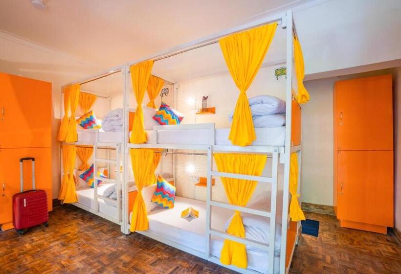 سرير فى غرفة مشتركه, Gostops Nainital