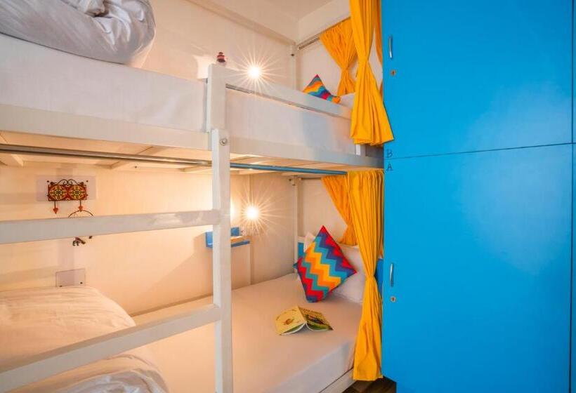 سرير فى غرفة مشتركه, Gostops Nainital