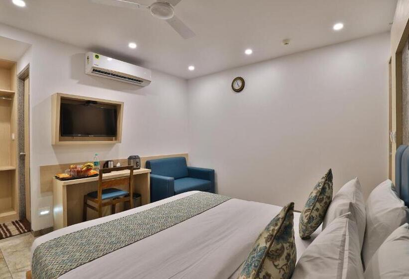 سوییت خانوادگی, 7 Orbit Hotel, Surat