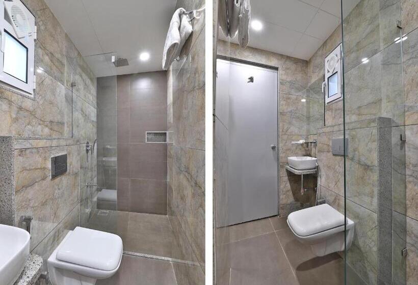 سوییت خانوادگی, 7 Orbit Hotel, Surat
