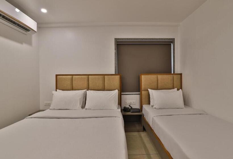 חדר סופריור, 7 Orbit Hotel, Surat