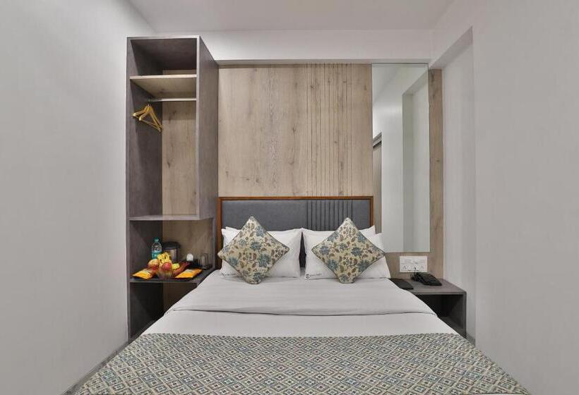 اتاق لوکس, 7 Orbit Hotel, Surat