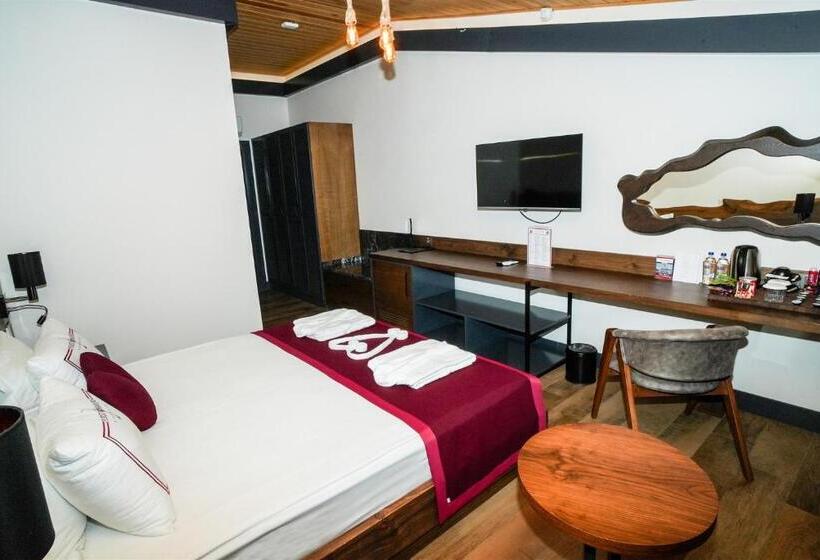 اتاق لوکس, Porto Amore Club