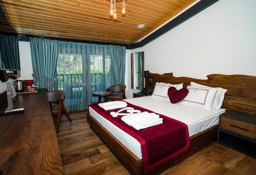 اتاق لوکس, Porto Amore Club
