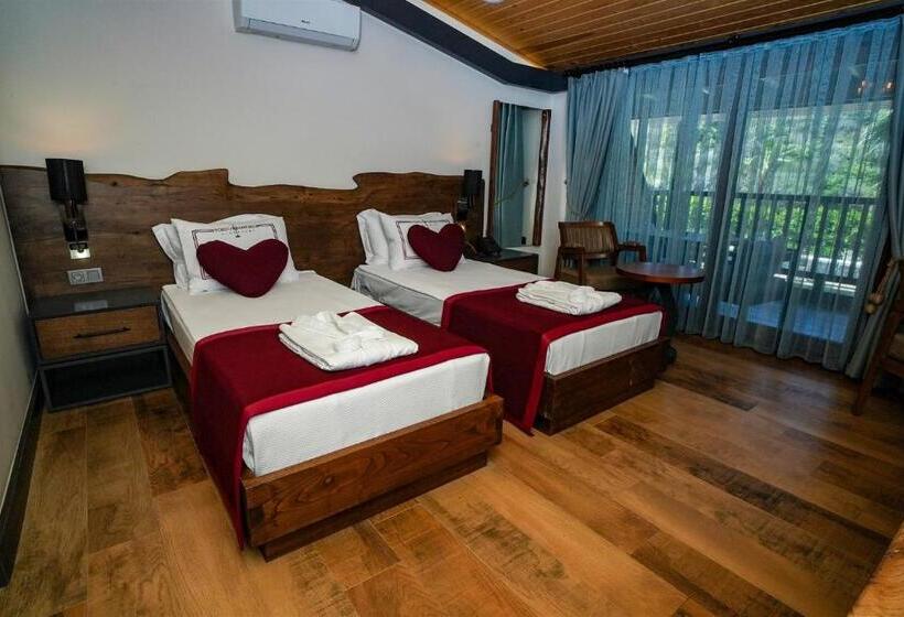 اتاق لوکس, Porto Amore Club