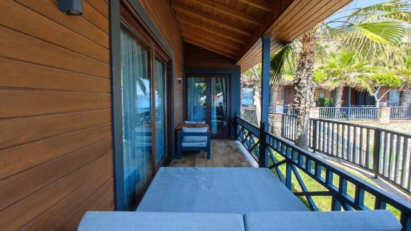 سوئیت با تخت بزرگ, Porto Amore Club