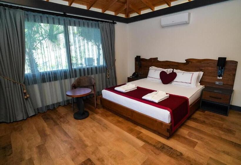 سوئیت با تخت بزرگ, Porto Amore Club