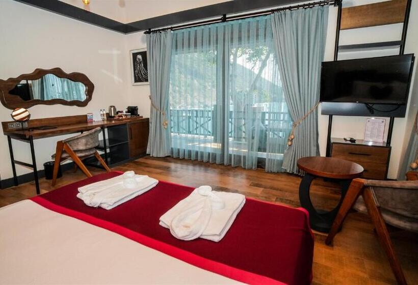 اتاق استاندارد با بالکن و چشمانداز دریا, Porto Amore Club