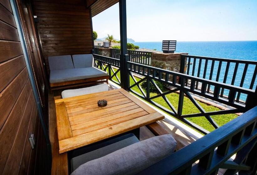 اتاق استاندارد با بالکن و چشمانداز دریا, Porto Amore Club