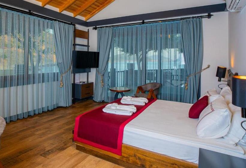 اتاق لوکس با تخت بزرگ, Porto Amore Club