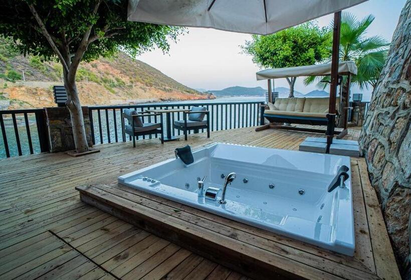 اتاق لوکس با تخت بزرگ, Porto Amore Club