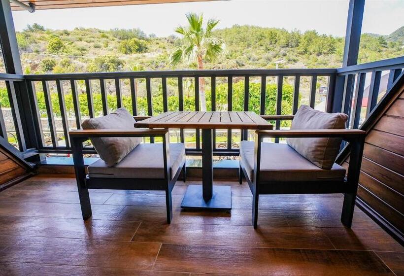 اتاق لوکس, Porto Amore Club