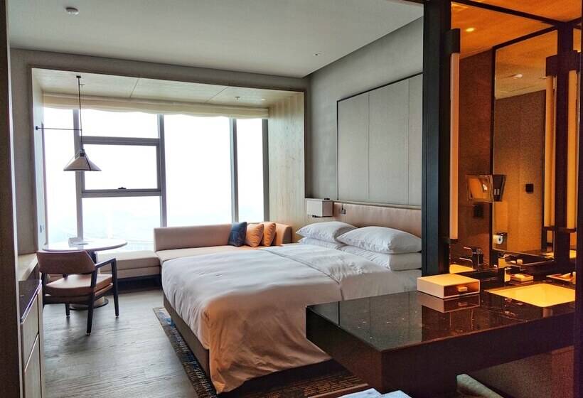 Номер Executive, Courtyard By Marriott Luoyang