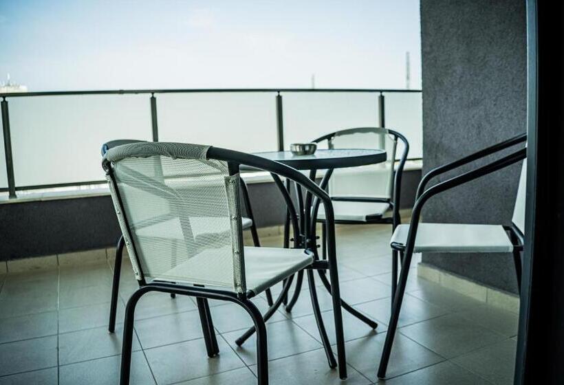 דירת חדר סופריור, Impuls