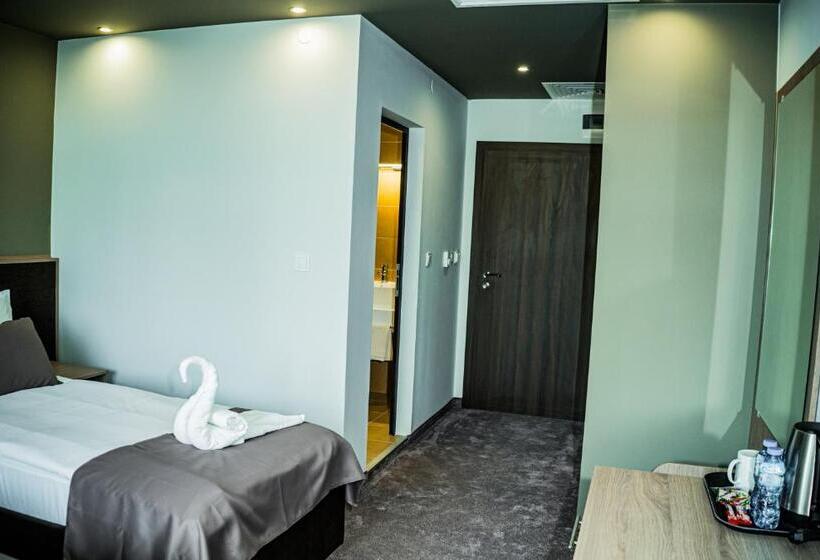 חדר דלוקס, Impuls