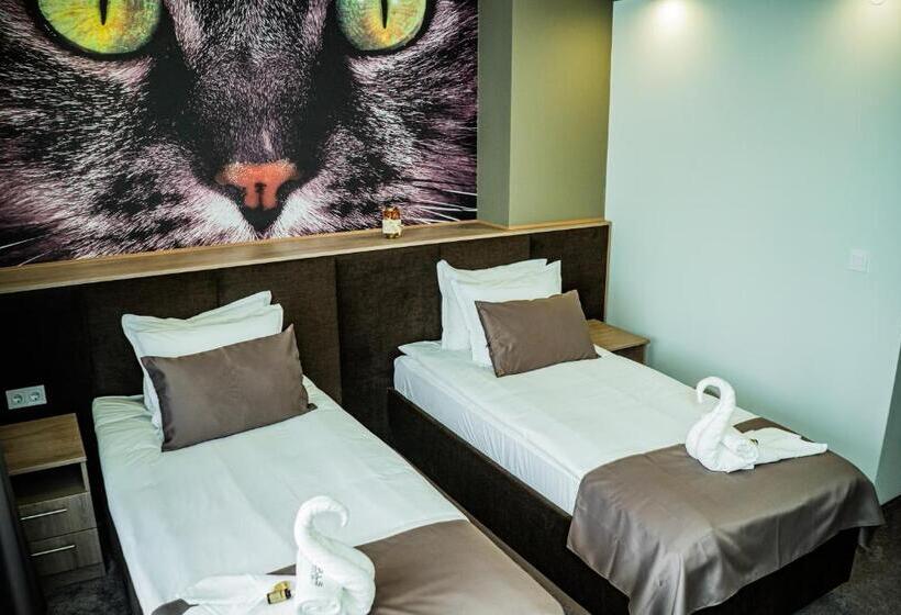 חדר דלוקס, Impuls