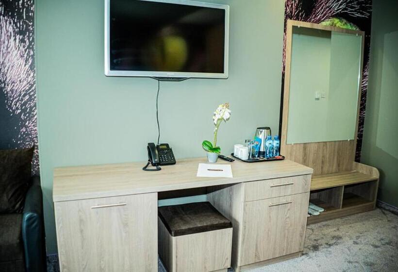 סטודיו דלוקס, Impuls