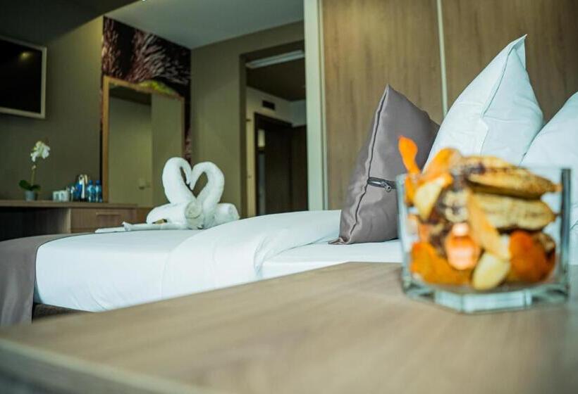 סטודיו דלוקס, Impuls