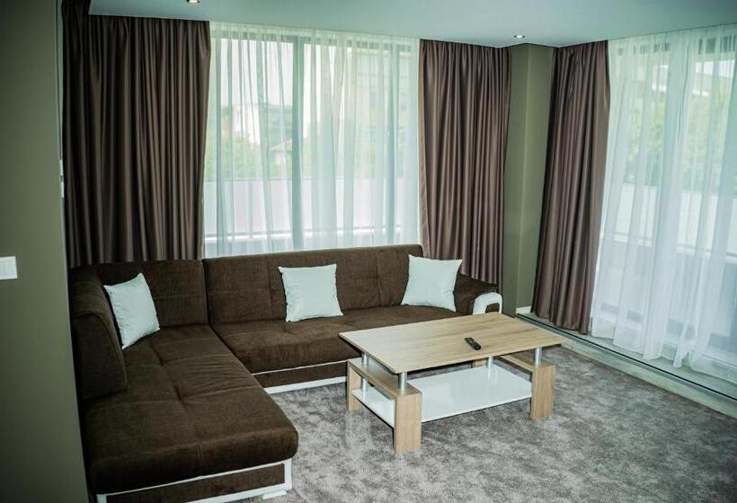 דירת חדר דלוקס, Impuls