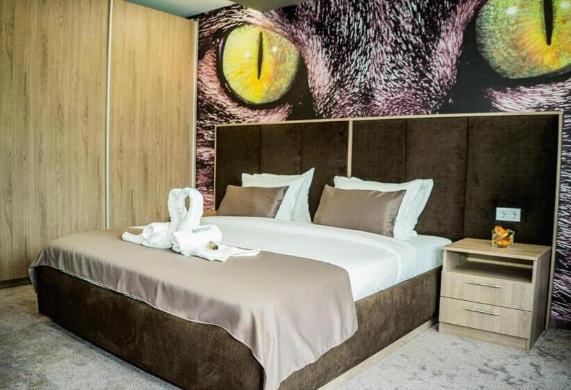 דירת חדר דלוקס, Impuls