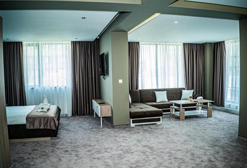 דירת חדר דלוקס, Impuls