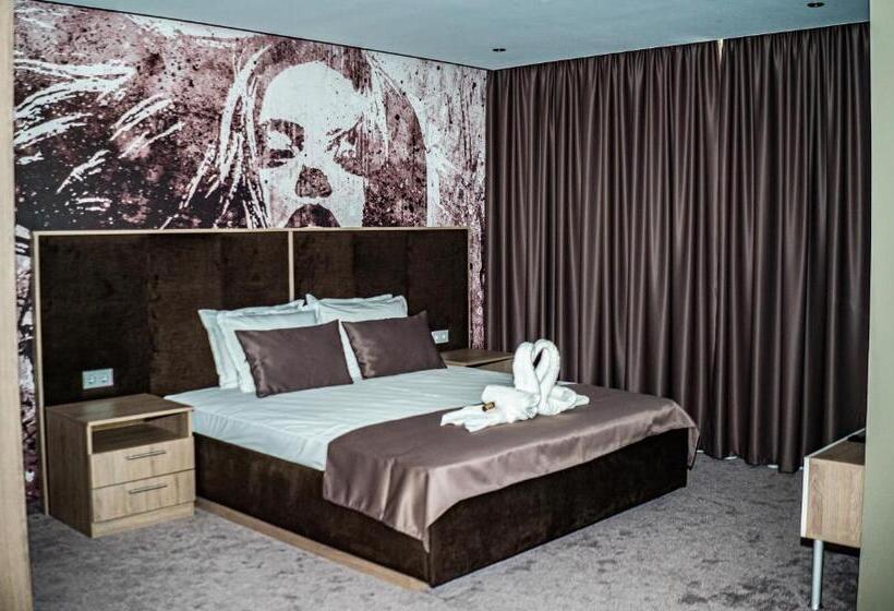 דירת חדר דלוקס, Impuls