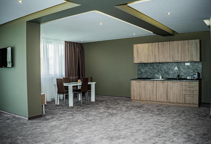 דירת חדר דלוקס, Impuls