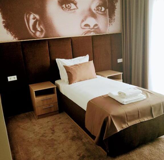 חדר סטנדרט יחיד מותאם לאדם עם מוגבלויות, Impuls