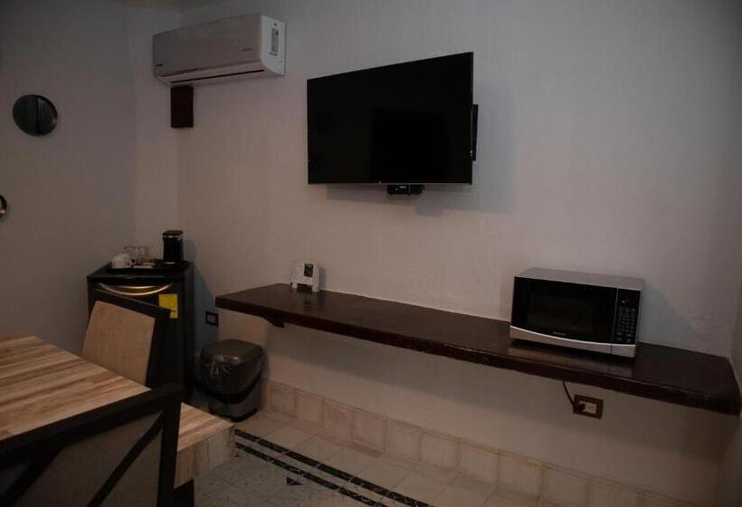 سوئیت با تخت بزرگ, Kuxtal Hotel Boutique