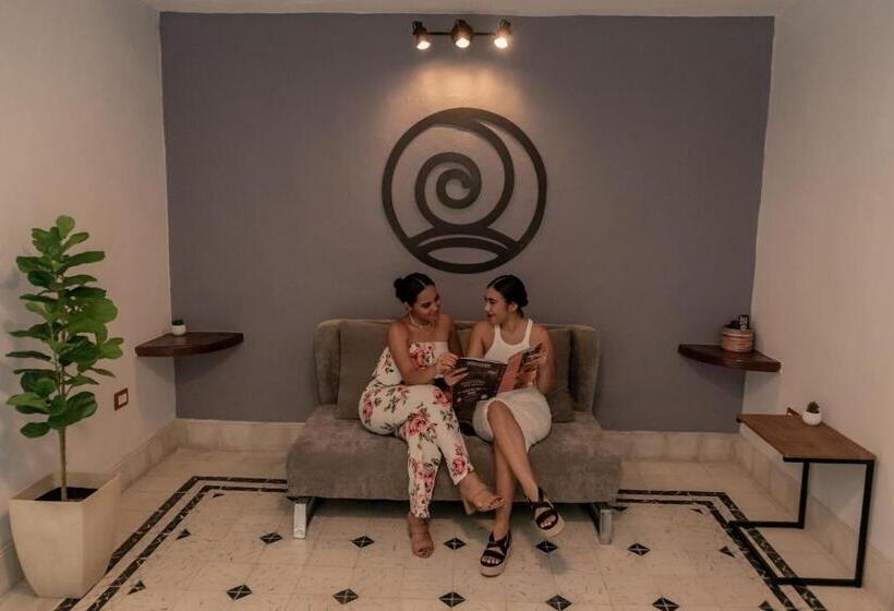 سوئیت با تخت بزرگ, Kuxtal Hotel Boutique