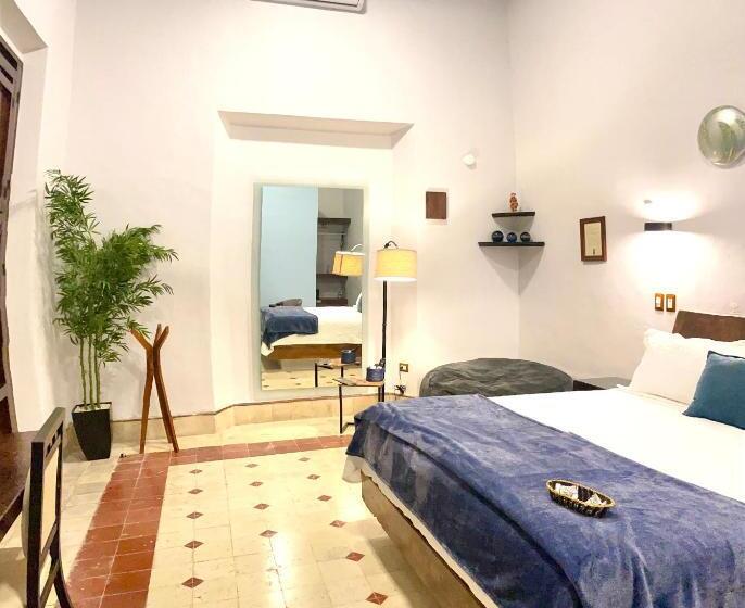 اتاق لوکس با تخت بزرگ, Kuxtal Hotel Boutique