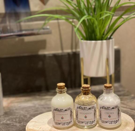 اتاق لوکس با تخت بزرگ, Kuxtal Hotel Boutique