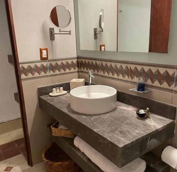 اتاق لوکس با تخت بزرگ, Kuxtal Hotel Boutique