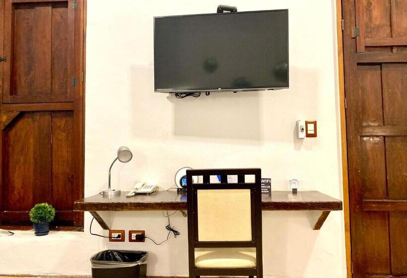 اتاق لوکس با تخت بزرگ, Kuxtal Hotel Boutique