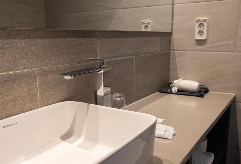 スタンダードシティビュールーム, Ocean Park 9