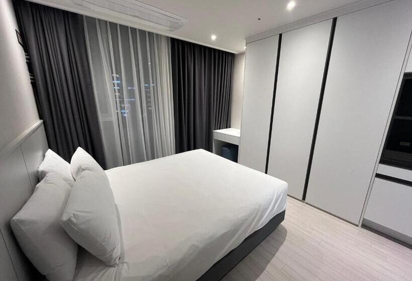 スタンダードシティビュールーム, Ocean Park 9