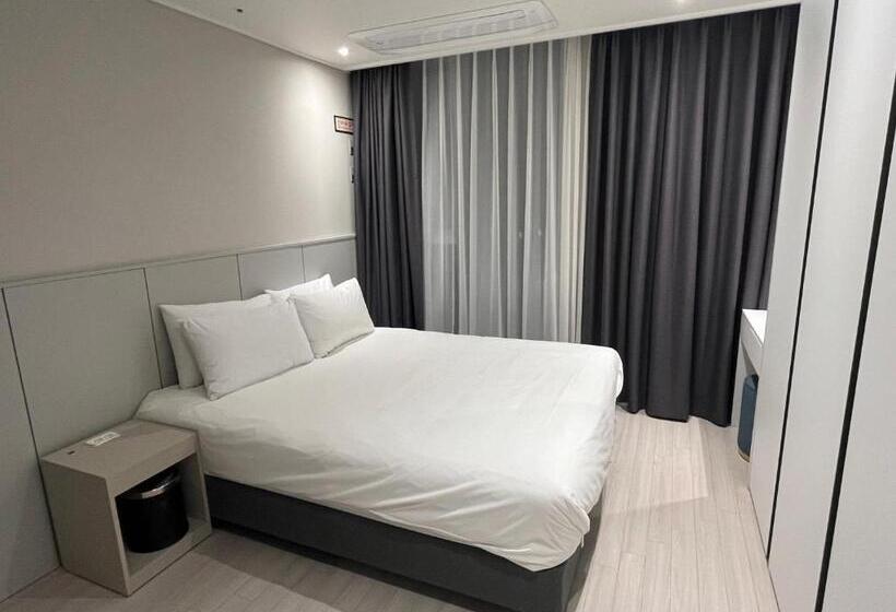 スタンダードシティビュールーム, Ocean Park 9