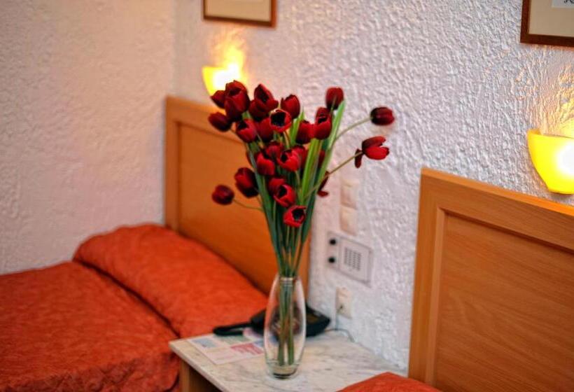 バルコニー付きスタンダードルーム, Karteros