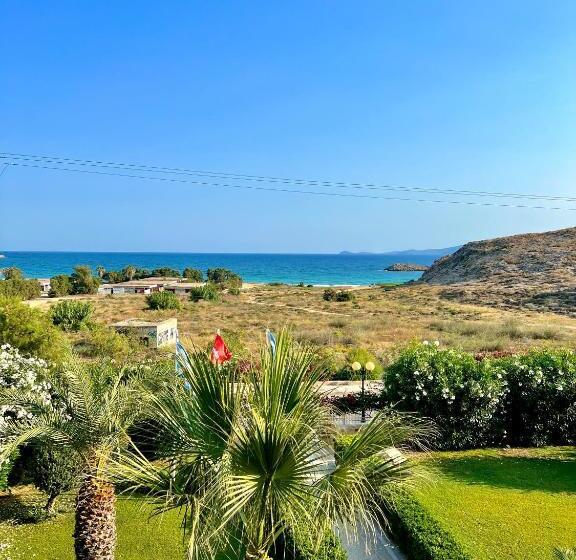 オーシャンビュースタンダードルームバルコニー付き, Karteros