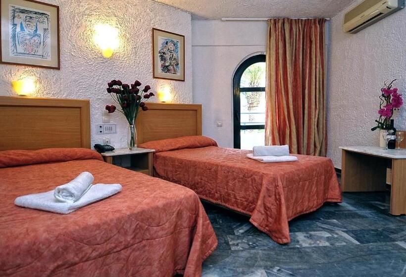 バルコニー付きスタンダードルーム, Karteros