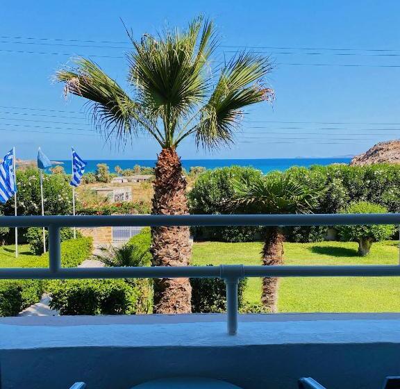 オーシャンビュースタンダードルームバルコニー付き, Karteros