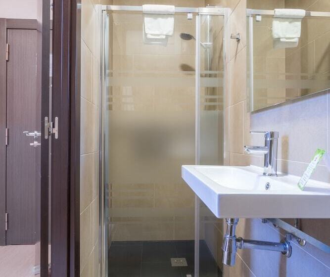 استودیوی استاندارد, Baluart Apartments