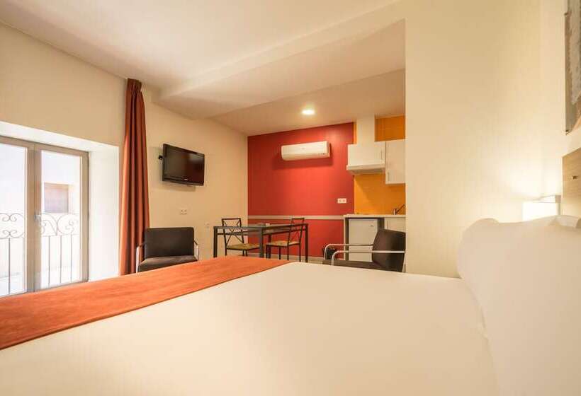 استودیوی استاندارد, Baluart Apartments